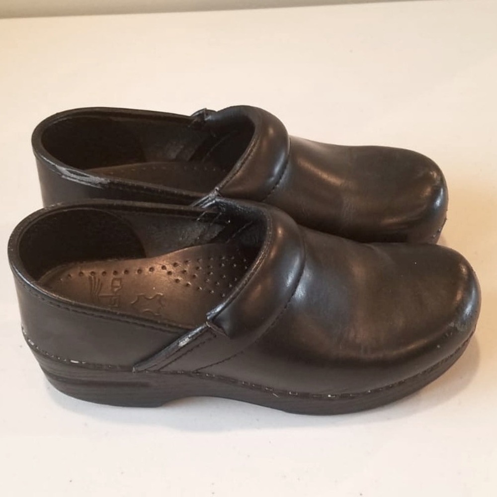 Black Dansko Clogs, size 35